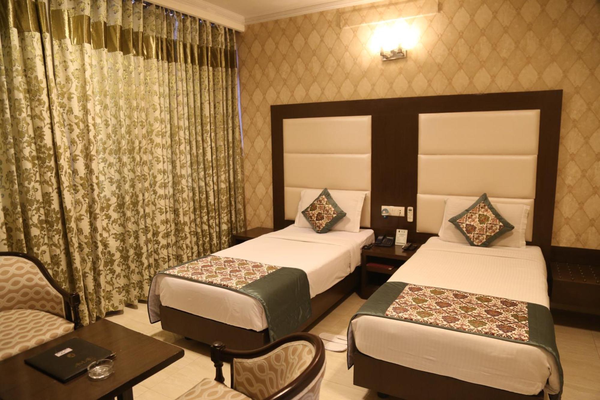 Hotel Amar Inn- Lajpat Nagar Central Market New Delhi Buitenkant foto