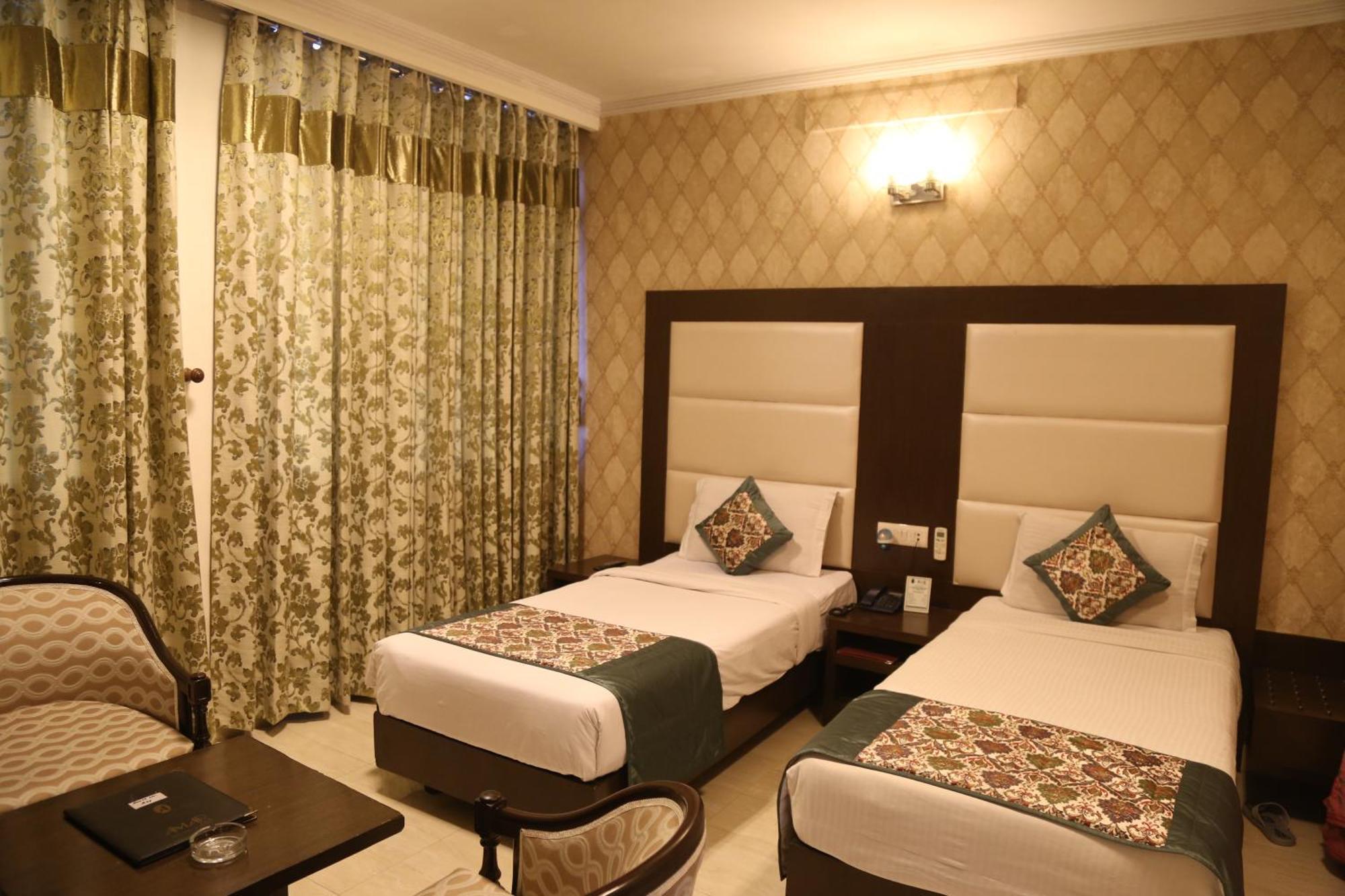 Hotel Amar Inn- Lajpat Nagar Central Market New Delhi Buitenkant foto