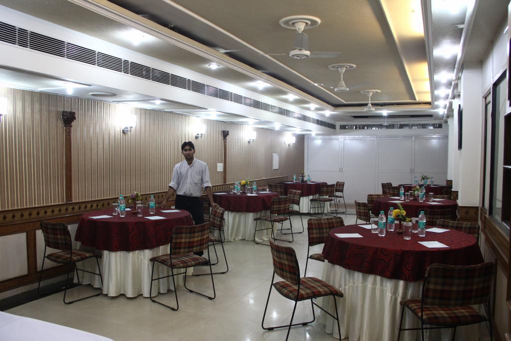 Hotel Amar Inn- Lajpat Nagar Central Market New Delhi Buitenkant foto