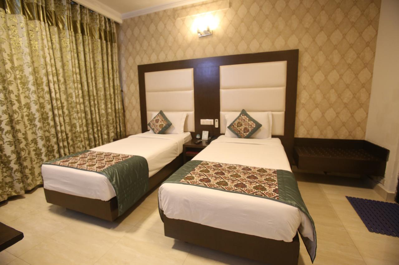 Hotel Amar Inn- Lajpat Nagar Central Market New Delhi Buitenkant foto