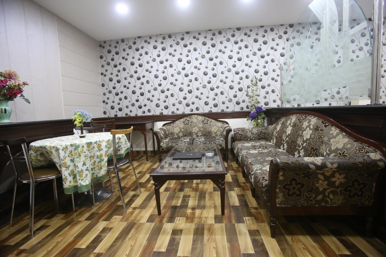 Hotel Amar Inn- Lajpat Nagar Central Market New Delhi Buitenkant foto