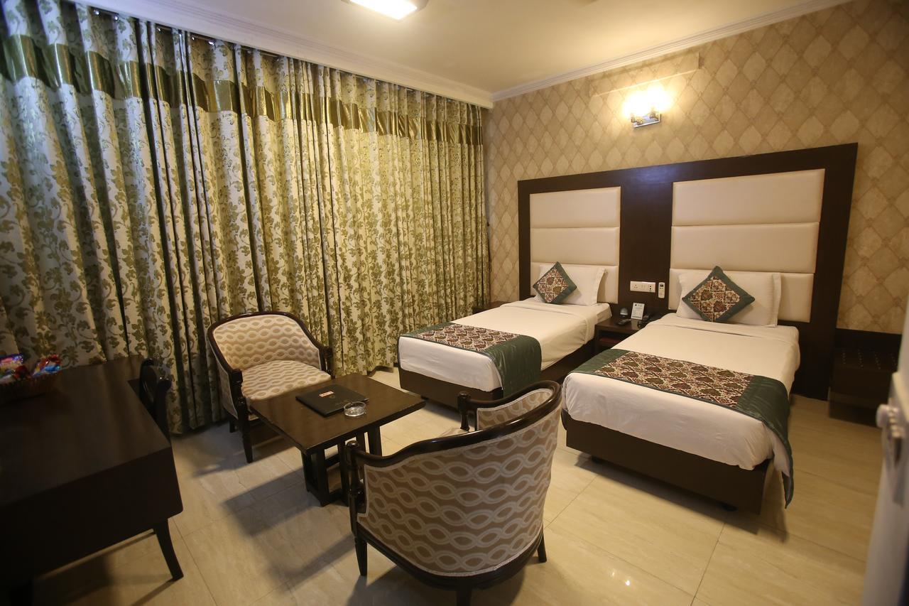 Hotel Amar Inn- Lajpat Nagar Central Market New Delhi Buitenkant foto