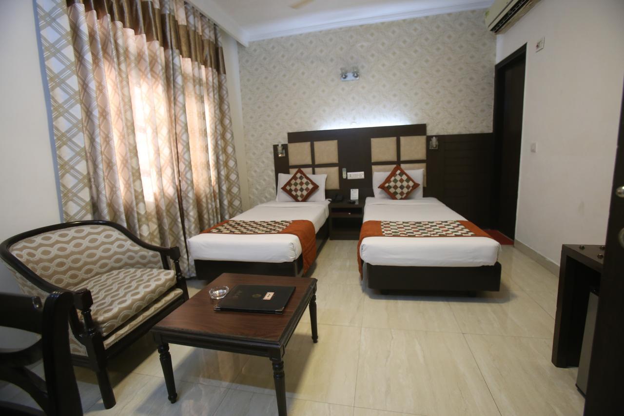 Hotel Amar Inn- Lajpat Nagar Central Market New Delhi Buitenkant foto