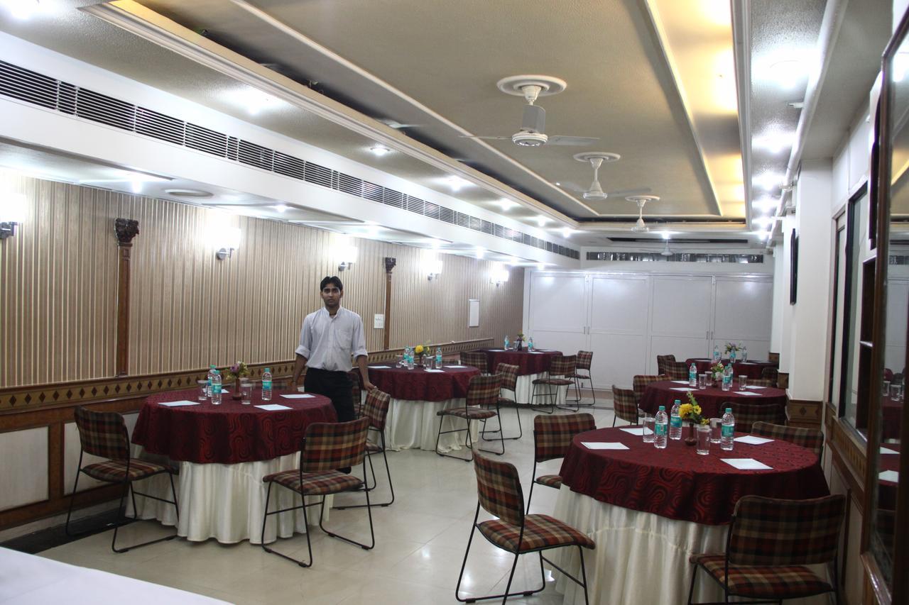 Hotel Amar Inn- Lajpat Nagar Central Market New Delhi Buitenkant foto