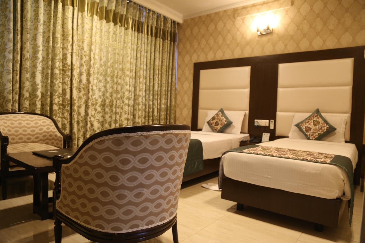 Hotel Amar Inn- Lajpat Nagar Central Market New Delhi Buitenkant foto